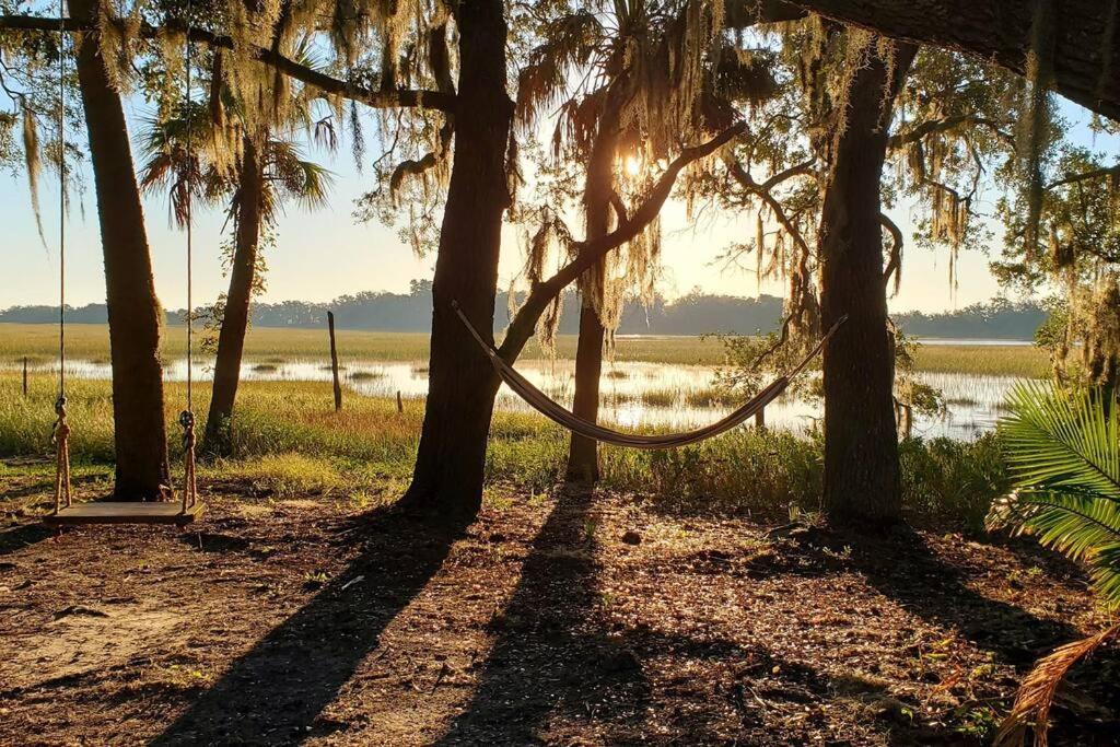 Secluded Tiny House By The Marsh With Hunting Island Beach Pass Frogmore Екстериор снимка